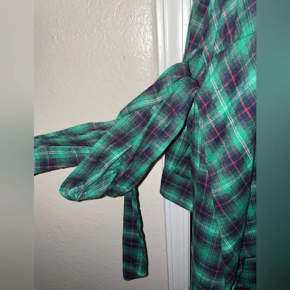 BloomChic Plaid Top - NWT - Size 22/24 - Picture 3 of 4